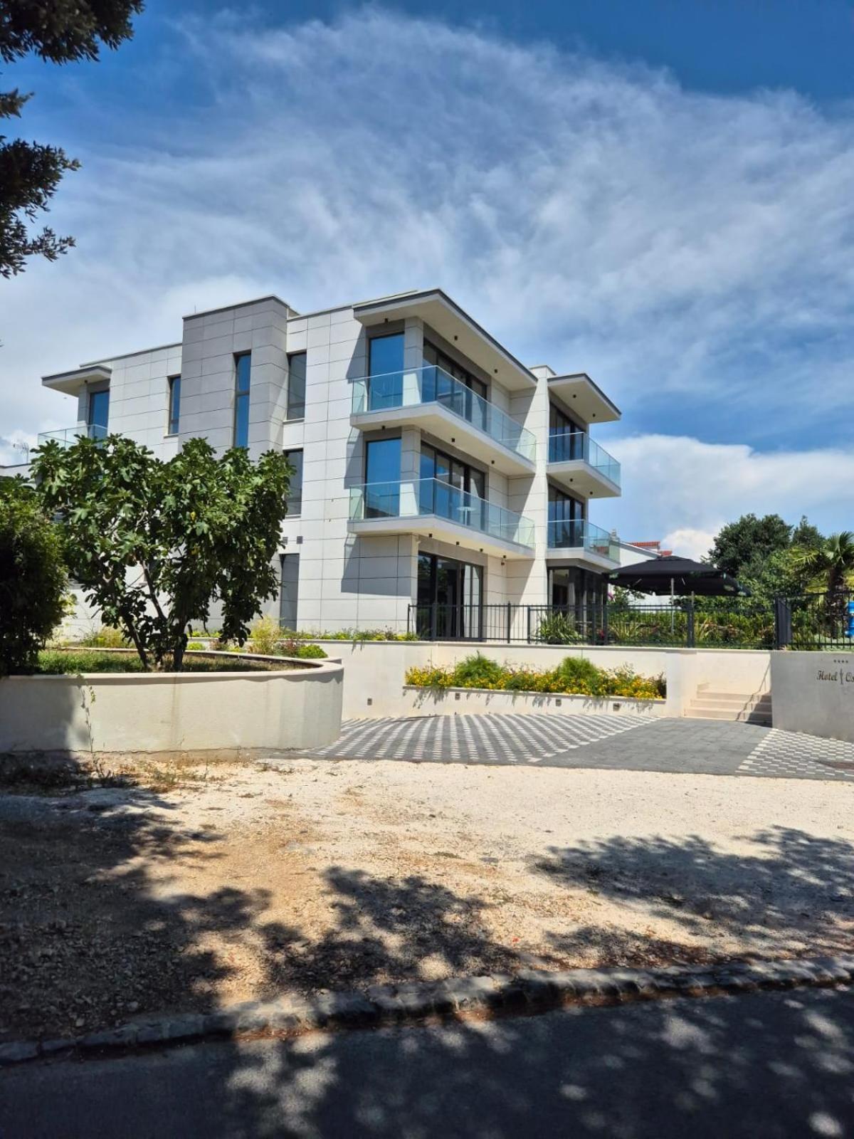 Hotel Oscar Kastela Exterior photo